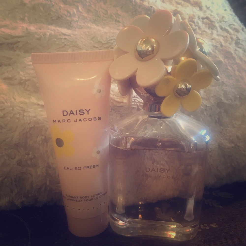 Daisy by Marc Jacobs body lotion and eau so fresh